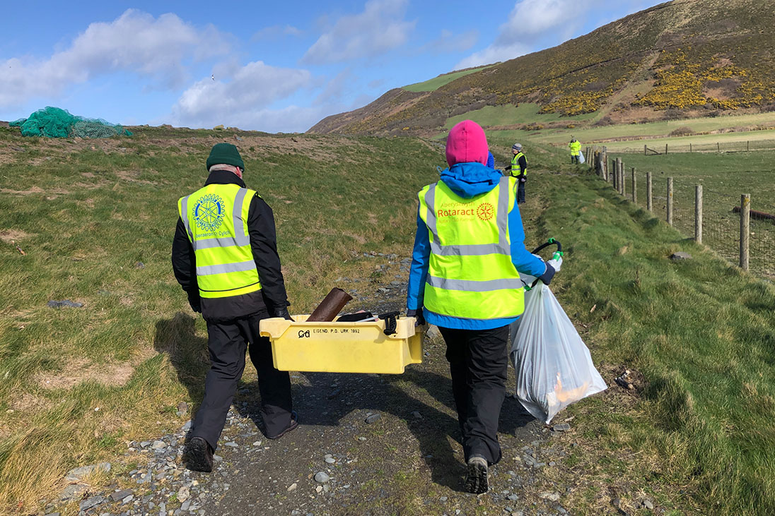 rotary beach clean